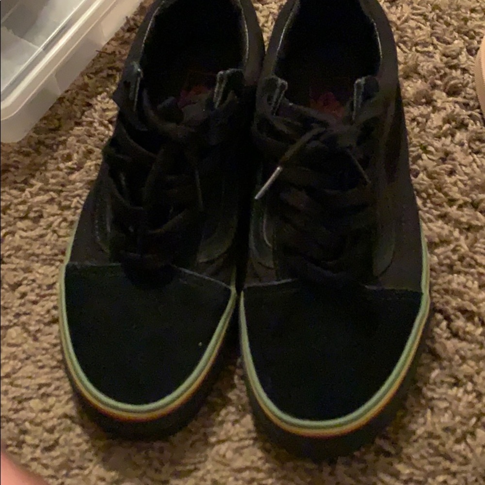 Vans - Picture 4 of 4